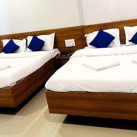 Hotel Sai Smruti Ширди Екстериор снимка