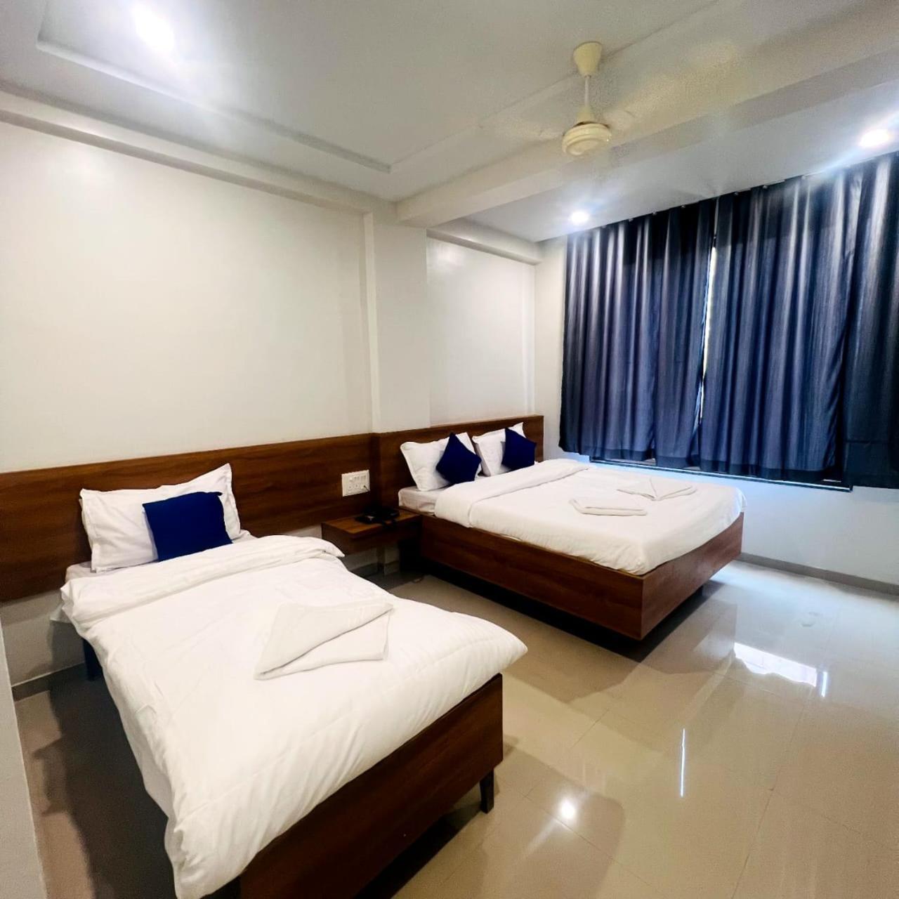 Hotel Sai Smruti Ширди Екстериор снимка