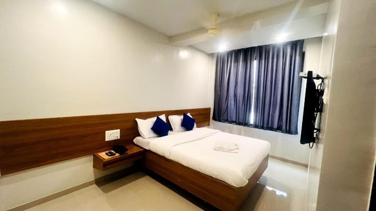 Hotel Sai Smruti Ширди Стая снимка